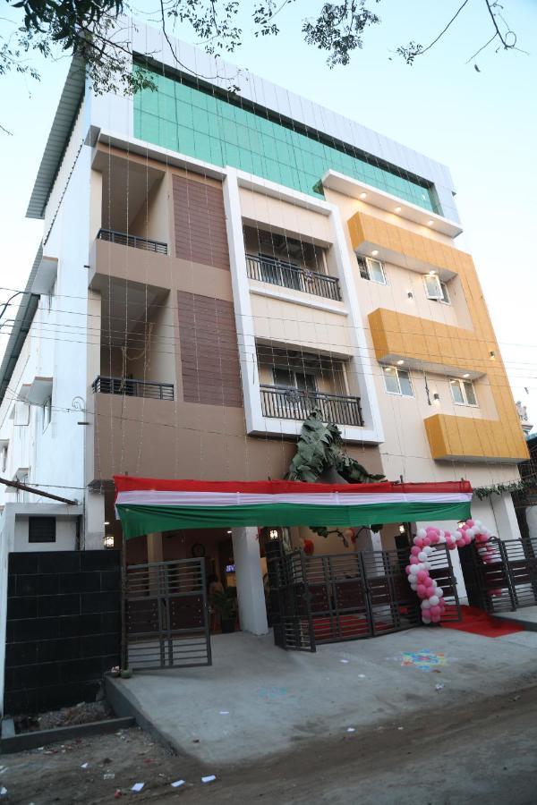 Hotel Rk - Temple Stay 坦贾武尔 外观 照片
